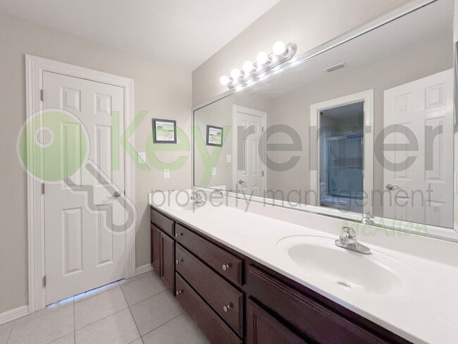 Building Photo - Gorgeous 4b/4.5bath house in McAllen