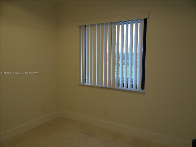 Building Photo - 5980 SW 40th Ave