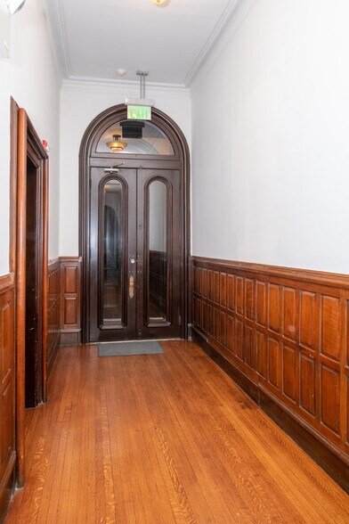 Vestibule door - 1914 Spruce St