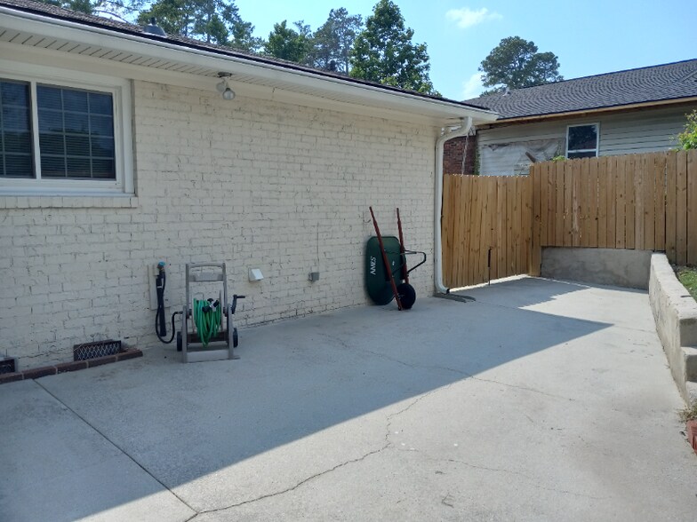 Building Photo - 3220 Winding Wood Pl