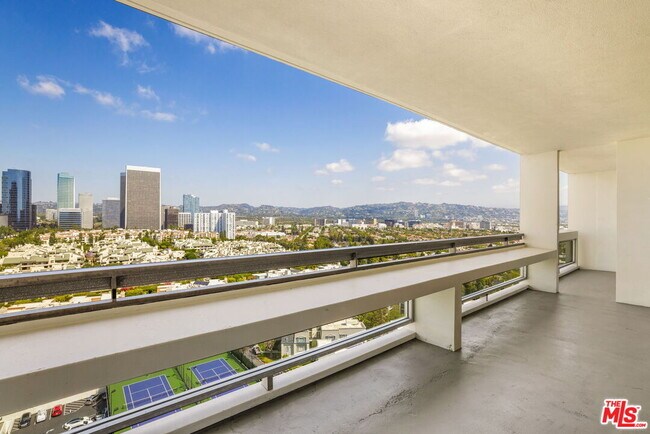 Building Photo - 2222 Ave of the Stars