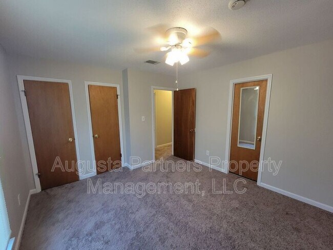 Building Photo - 4460 Whisperwood Dr