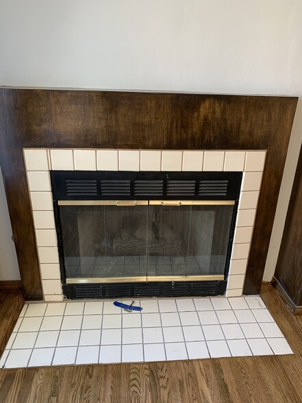 Building Photo - 2711 S Palm Grove Ave