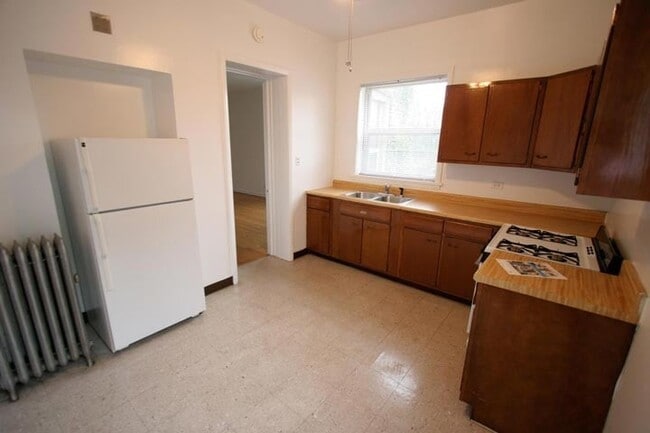 Interior Photo - Harper Court