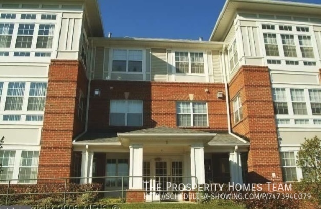 Building Photo - Charming Condo! Active Adult 55+ COMMUNITY