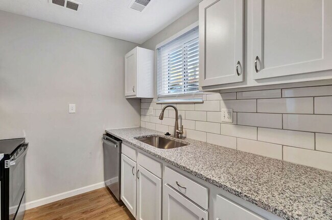 Building Photo - 4302 Batavia Meadows Dr