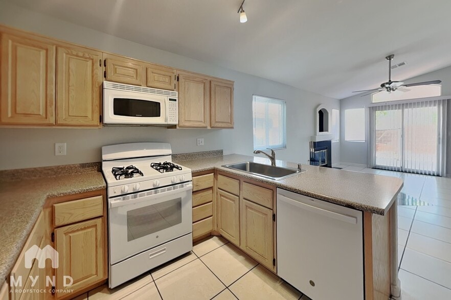 Building Photo - 6602 Elk Creek Ln