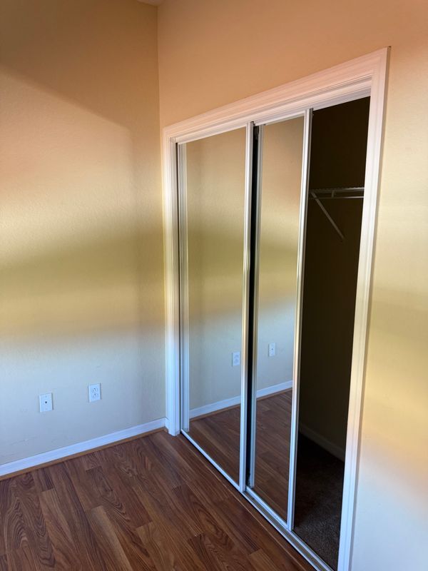 Building Photo - 1319 Clove Dr