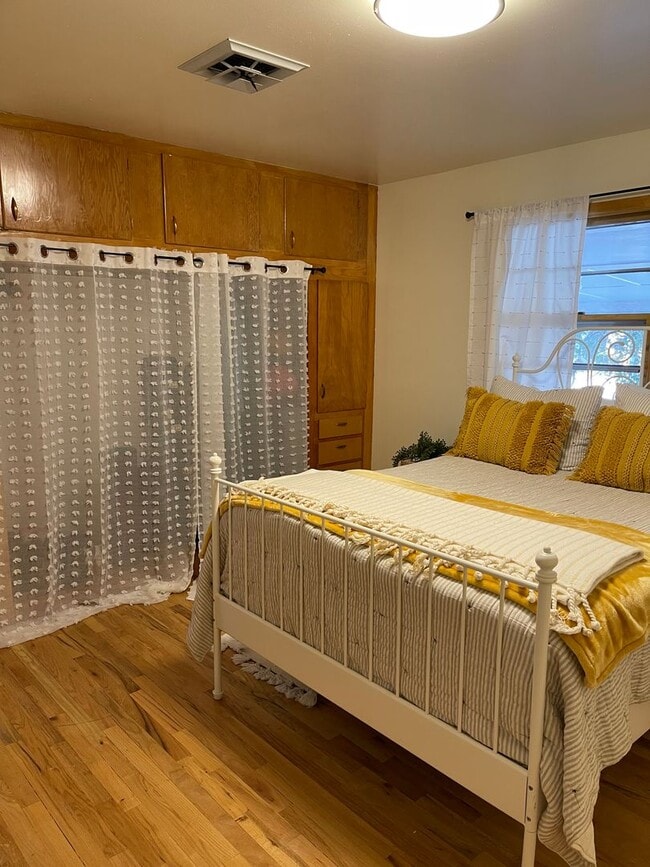 Building Photo - Great location in Meridian for this 3 bedroom 2 bath home.