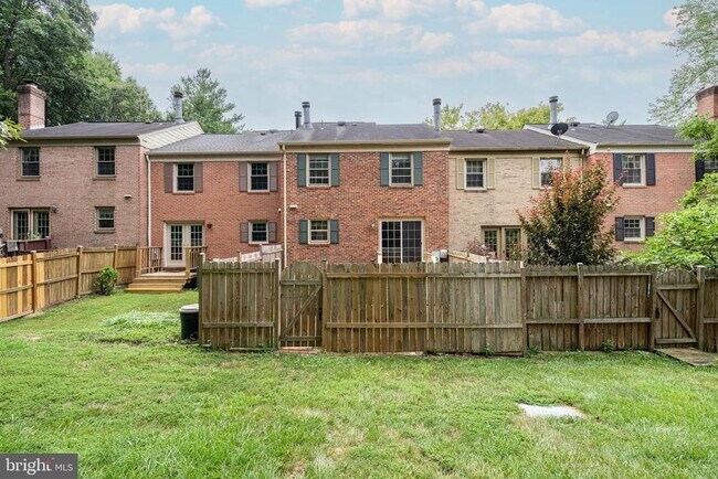 Building Photo - 5465 Cheshire Meadows Way