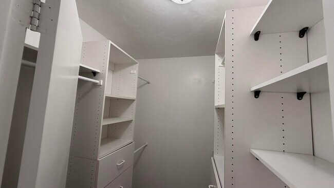 Building Photo - 3302 SE Aster Ln