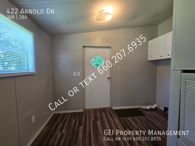 Building Photo - 422 Arnold Dr