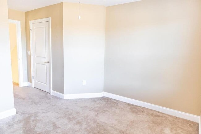 Building Photo - 113 Cypress Cir