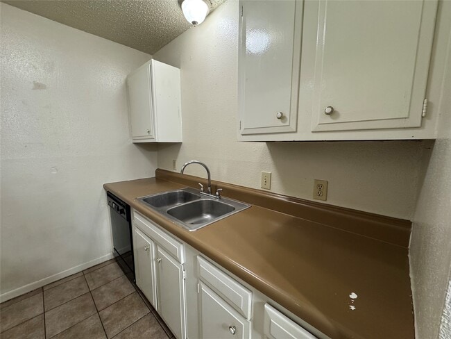 Building Photo - 3755 Delaware St