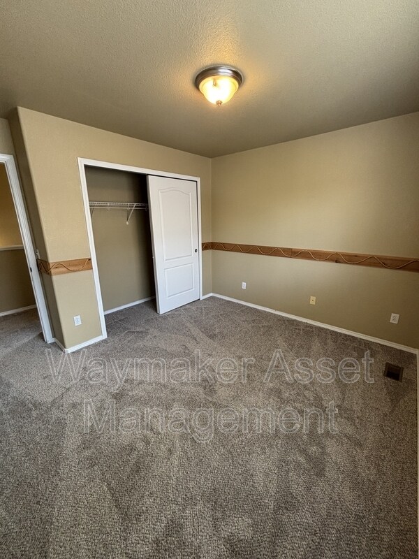 Building Photo - 6594 Silverwind Cir