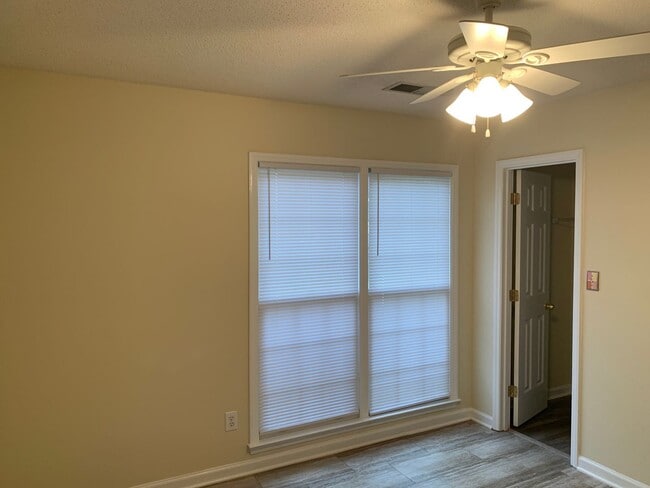 Building Photo - Beautiful Home located in the Brynmoor Com...
