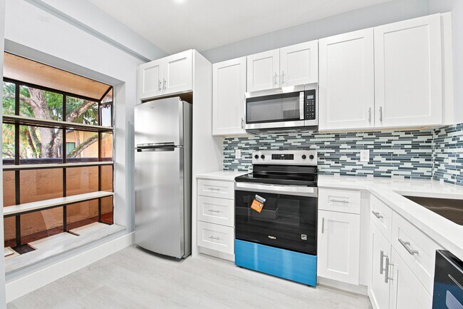 Building Photo - 2249 SW 15th St