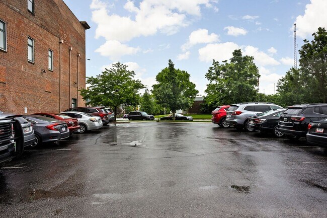 Building Photo - 970 Fort Wayne Ave