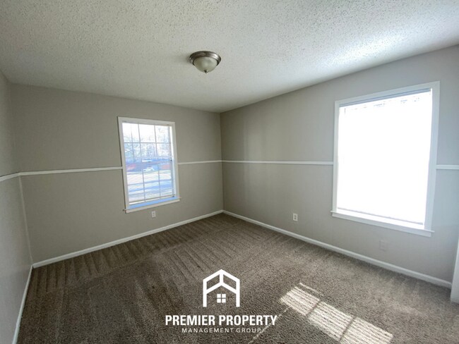 Building Photo - 3999 Hanna Dr