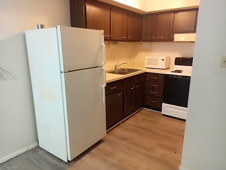 Building Photo - 32 Woodglen Apartment