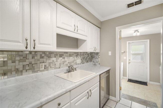 Building Photo - 3909 W Iowa Ave