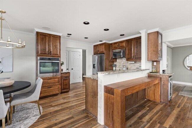 Building Photo - 2710 Thrushwood Dr