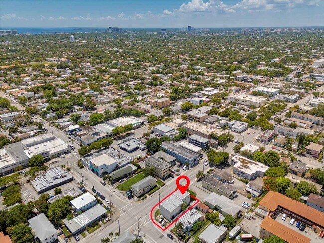 Building Photo - 1013 SW 7 ST Miami FL 33130
