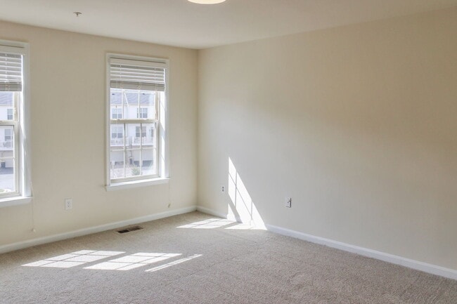 Building Photo - 15200 Lady Lauren Ln