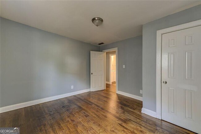 Building Photo - 103 Chicamauga Ave SW