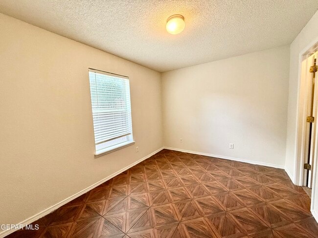 Building Photo - 12720 Tierra Mina Dr