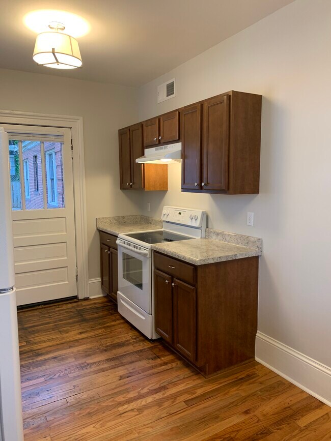 Building Photo - 1580 Oglethorpe St