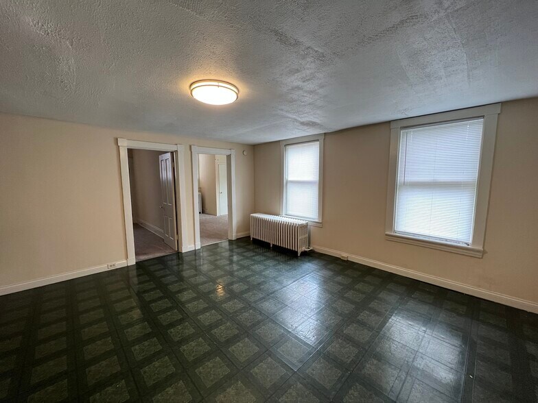 Kitchen - 2210 Victor St