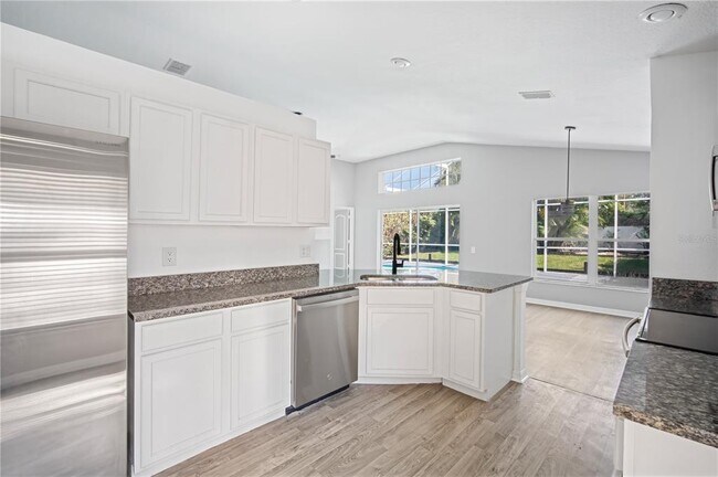 Building Photo - 5513 Terrain De Golf Dr