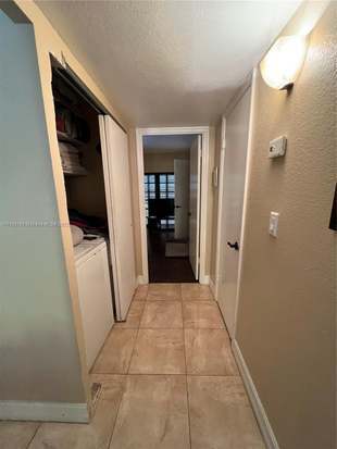 Building Photo - 15516 Sharpecroft Dr