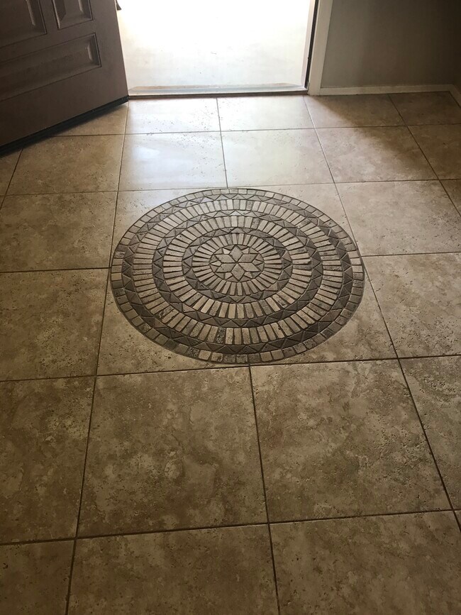 Building Photo - 18686 E Mockingbird Dr