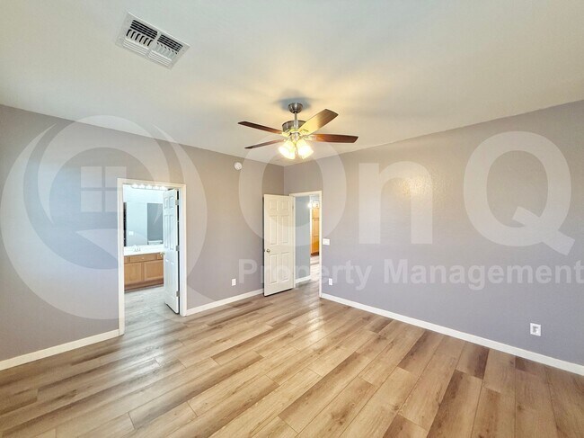 Building Photo - 3148 E Merlot St
