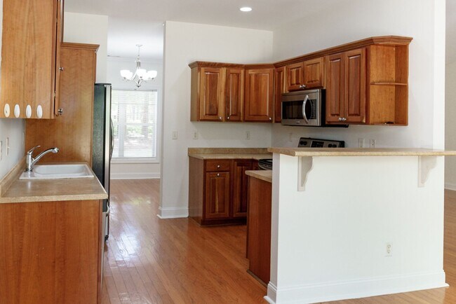 Building Photo - 49 Thomas Sumter St