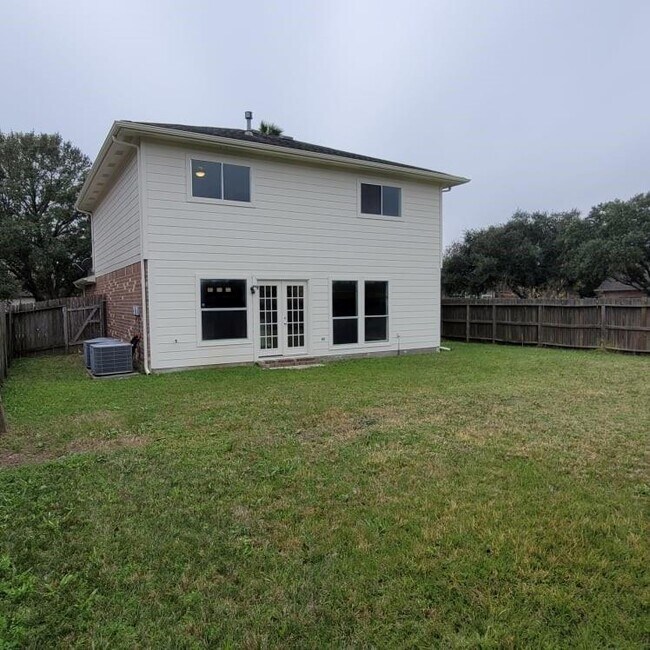 Building Photo - 18126 Almonte Ln
