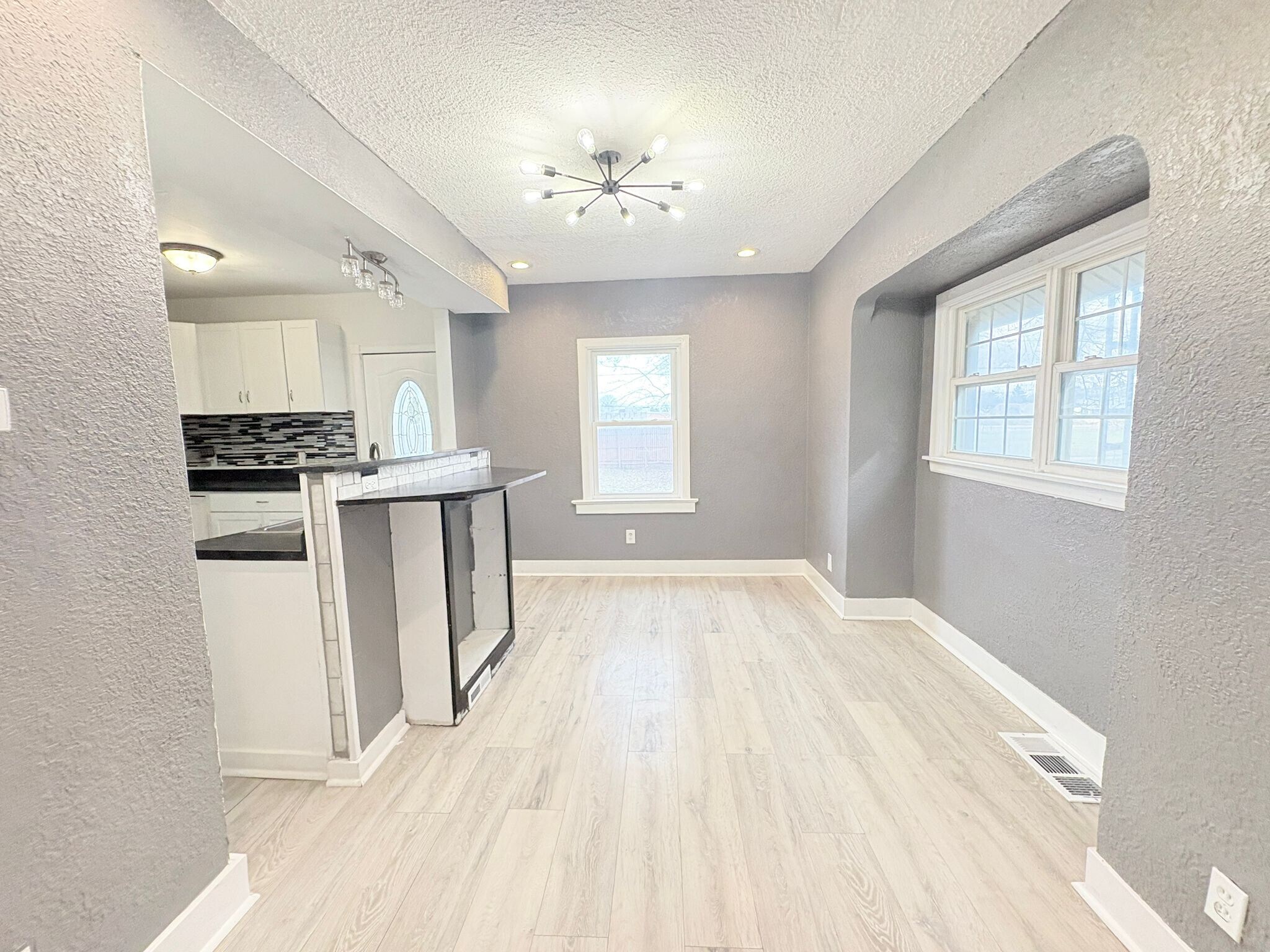 Building Photo - 932 Waverly Ave