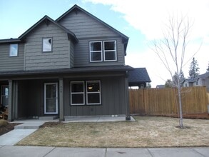 Building Photo - Live in Beautiful Sisters Oregon
