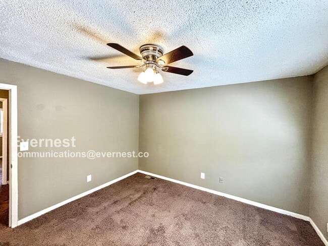 Building Photo - 3340 Roadrunner Trail