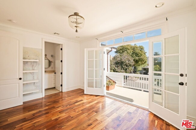 Building Photo - 765 N Almar Ave