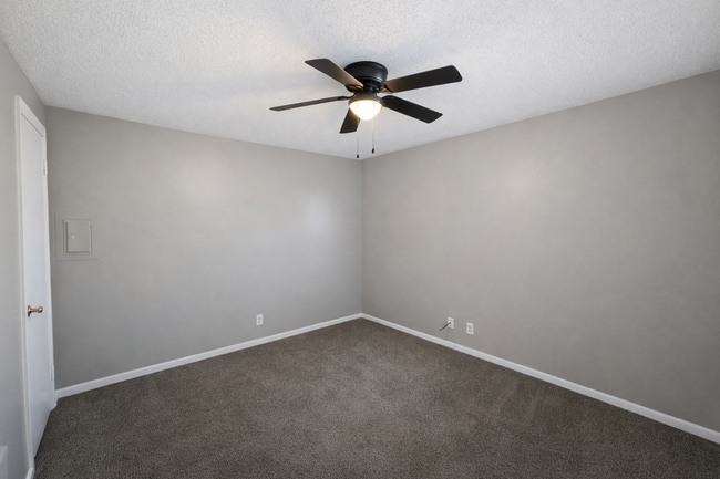 Building Photo - 108 Tandy Dr