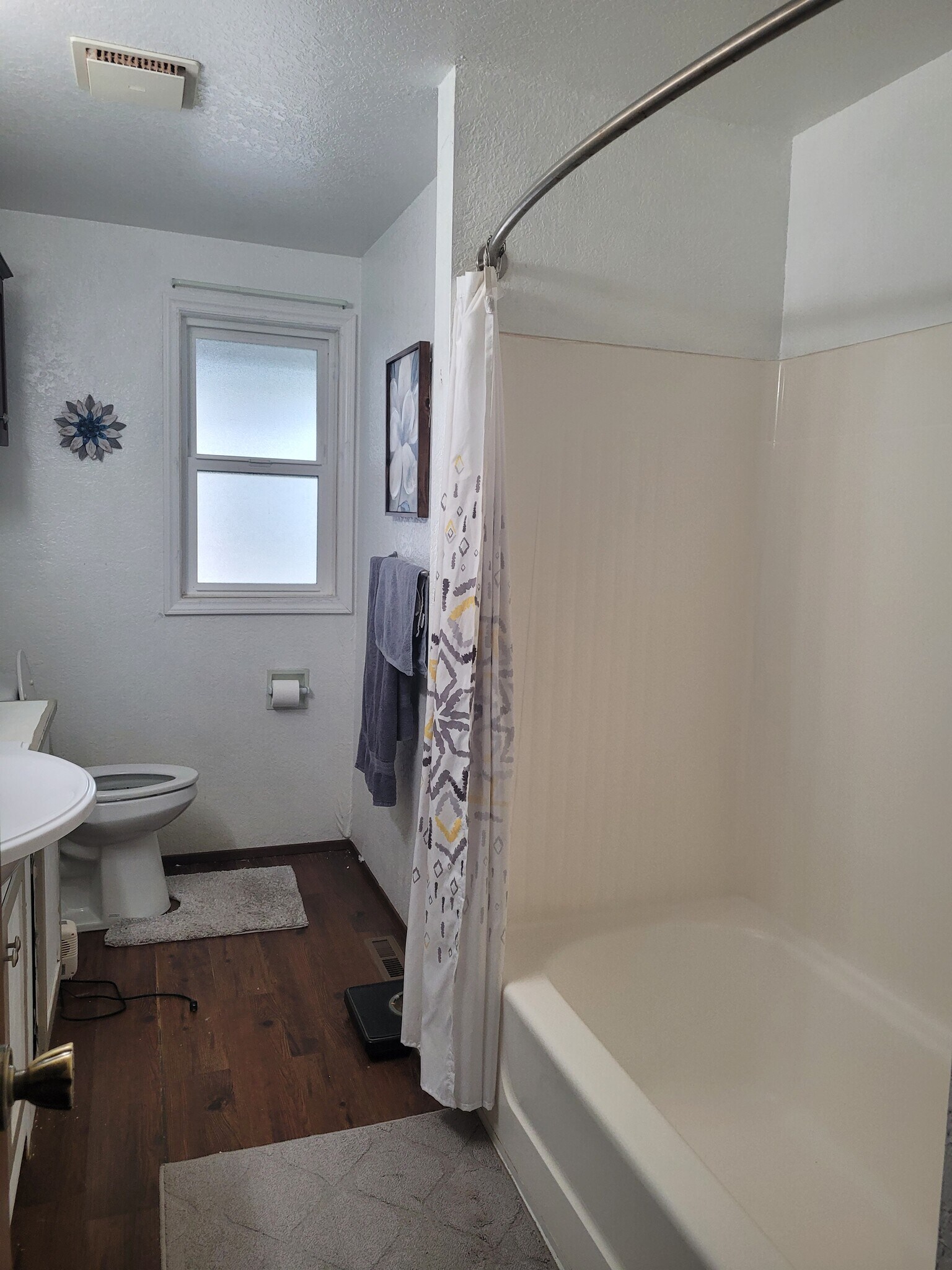 Bathroom - 17464 Dunbar Rd