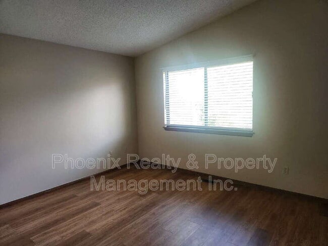 Building Photo - 146 Lois Dr