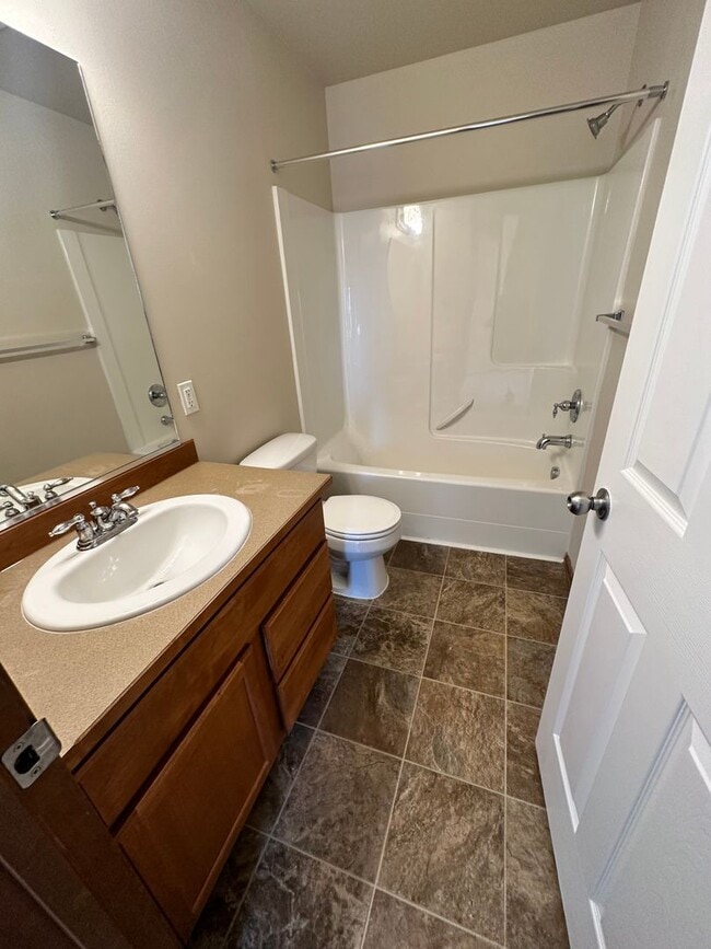 Building Photo - 4 bdrm/2 bath house in CDA