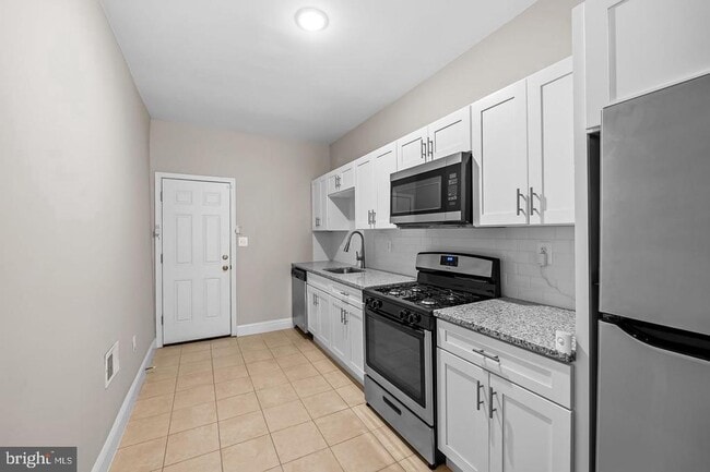 Building Photo - 1605 Clifton Ave