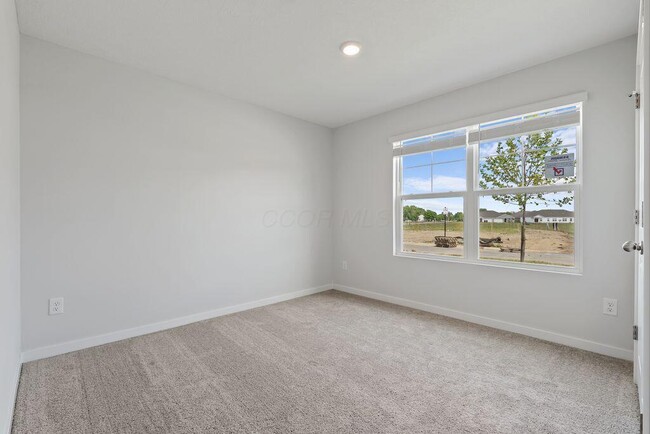 Building Photo - 414 Emily Dr