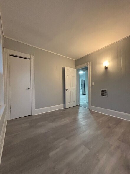 Building Photo - 1158 Howard Ave