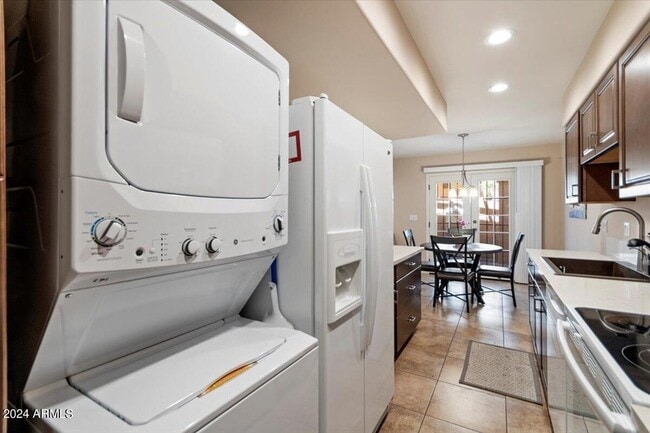 Building Photo - 10415 N 10th St